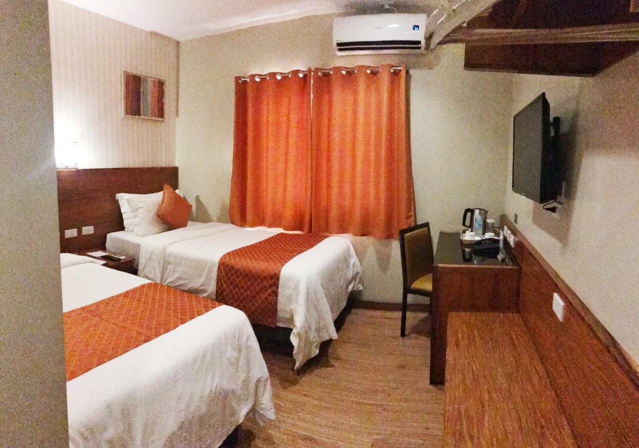 Coron Soleil Express Hotel Ngoại thất bức ảnh